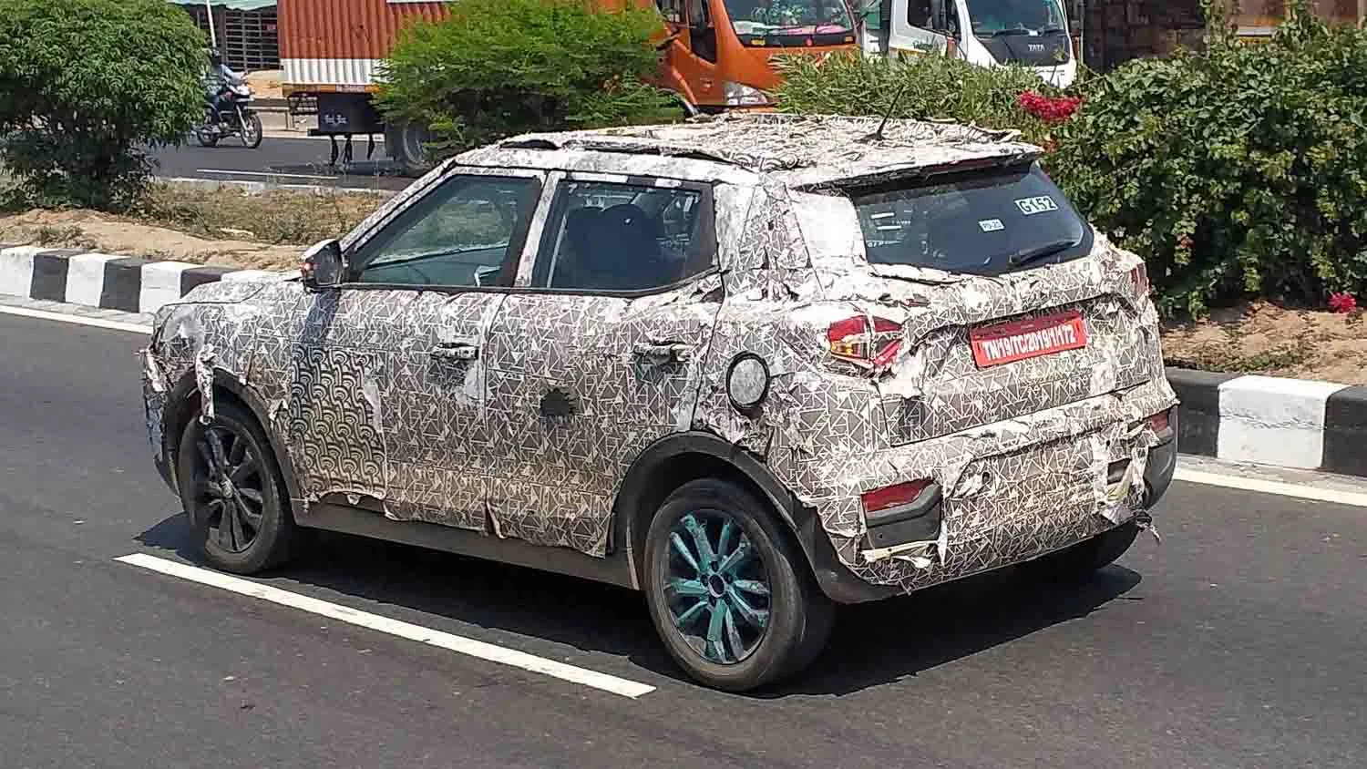 Mahidnra eXUV 300