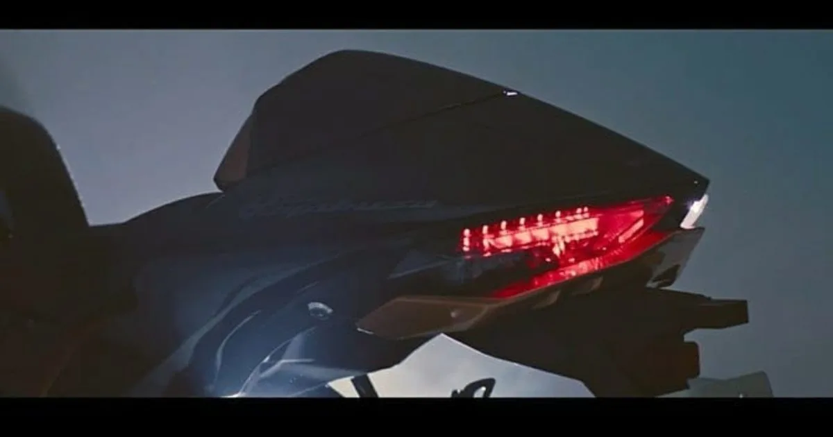 2021 Suzuki Hayabusa Image Leaked Ahead Of Launch: Video Within a few days of Suzuki releasing the new Hayabusa Teaser video, a leaked image of the motorcycle is going viral. A sharper design is expected on The New Suzuki Hayabusa but The large headlamp, the swooping fairing, or the tail section reminds us about the previous Hayabusa. Another design feature that makes the Hayabusa immediately identifiable is the big exhausts. The aerodynamic strakes in the fairing are most likely to provide better engine cooling. There is still much to be revealed about the new Hayabusa but the 2019 patent image shows that it will get a larger unit. The power and torque are also projected to be bumping and is expected to produce over 200hp. The teaser video revealed t the speedometer hitting 290kmph but it would be a surprising factor for Hayabusa to reach 300kmph. There is a 6-speed manual gearbox for transmitting the power, although it is rumored that Suzuki will also offer a DCT option. Although the previous Hayabusa only had ABS and power modes, a contemporary range of electronics including IMU-assisted Traction Control and ABS is anticipated for the current Suzuki Hayabusa. The updated suspension, braking, and tires will also be expected on the New Hyabusa. On February 5, 2021, Suzuki will reveal the new Hayabusa, saying that Legions of 'Busa lovers' are waiting for the all-new motorcycle.