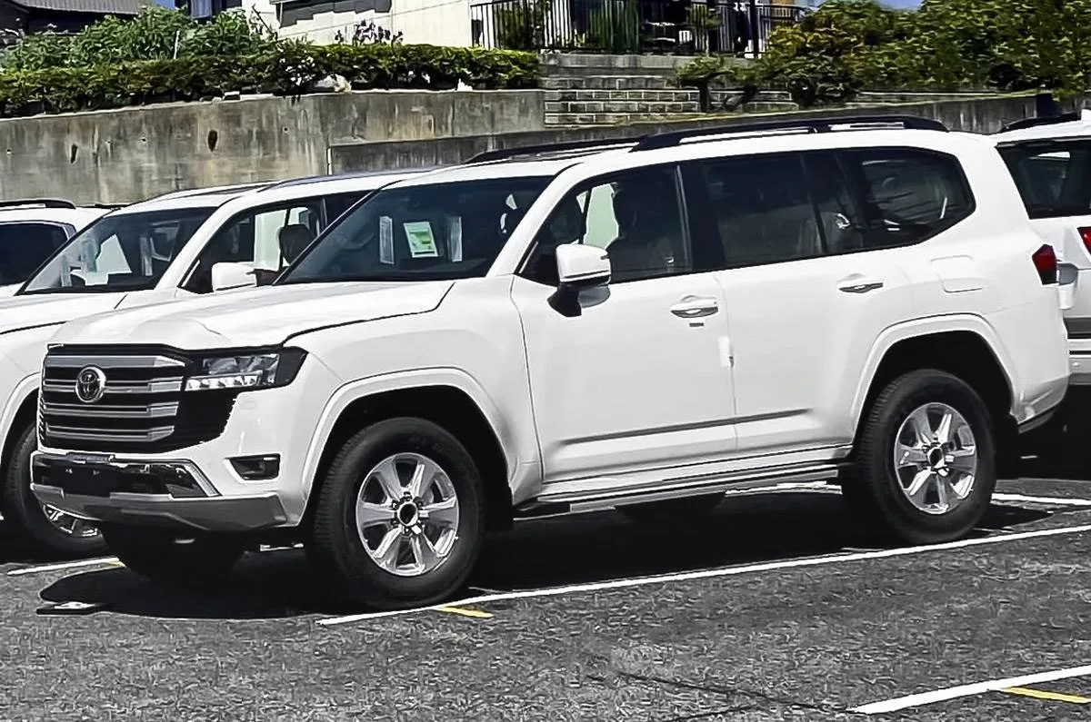Toyota Land Cruiser LC300
