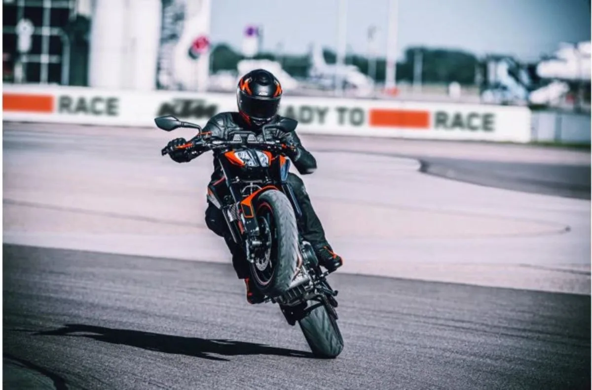 KTM 750 Duke