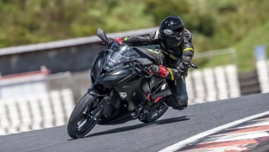 Kawasaki E-Boost