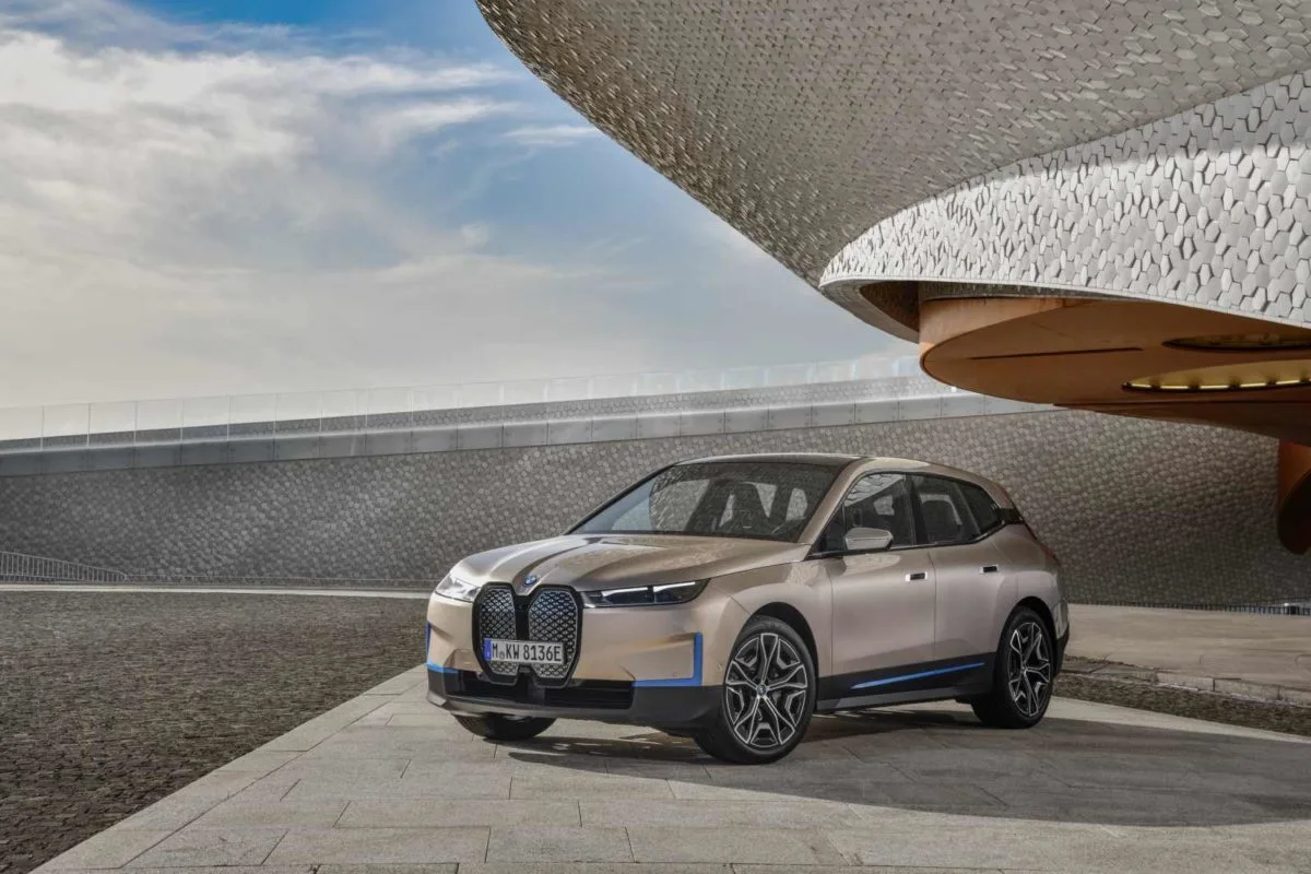 BMW IX