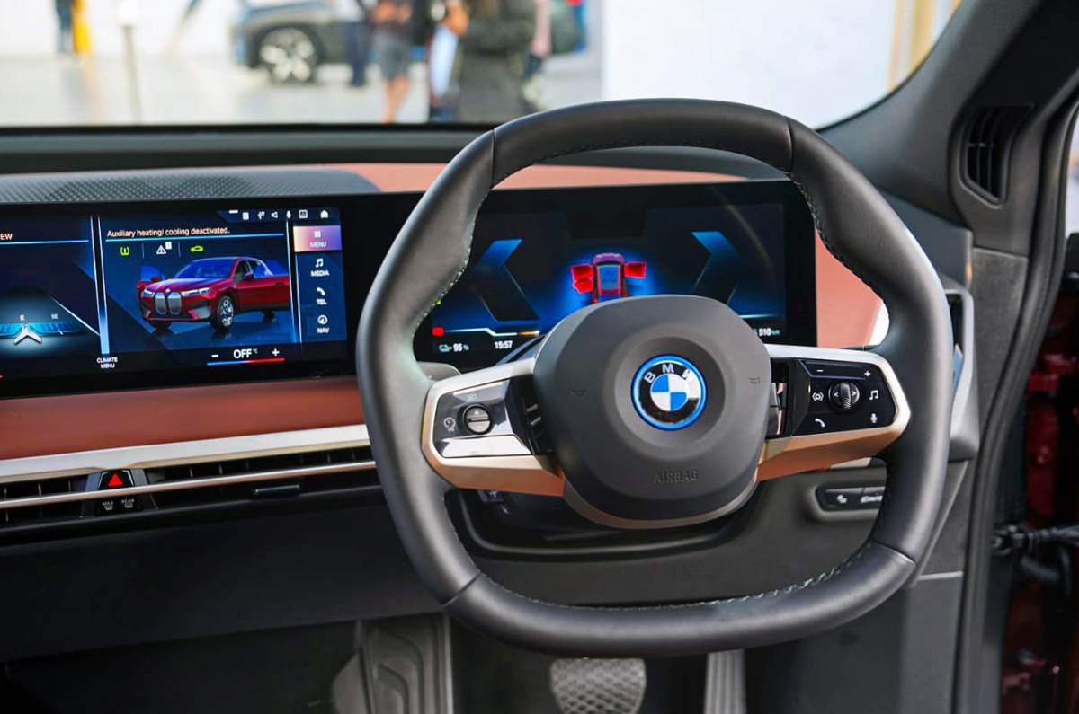 BMW iX 