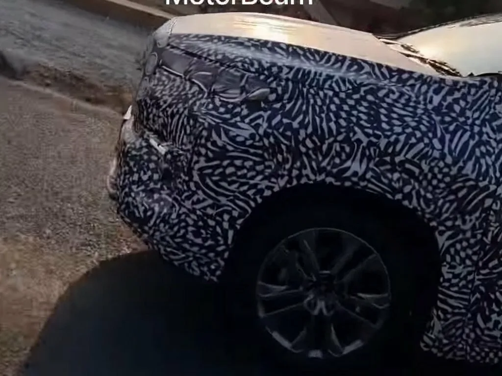 Toyota Innova Hycross 