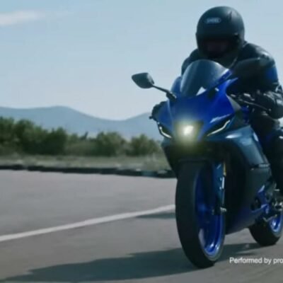 Yamaha YZF-R7 And MT-09 SP