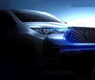 Toyota Innova Hycross