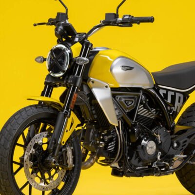 Scrambler-Icon-Next-Gen-riding-highlight-image-1350x1080-03