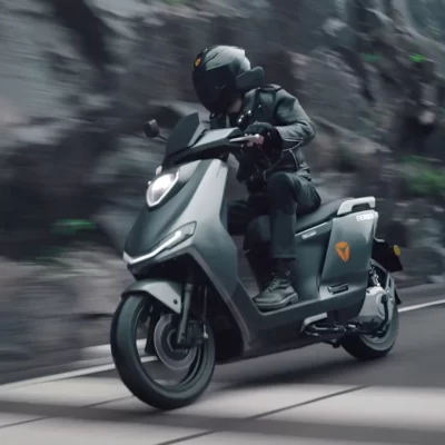 VF F200 Electric Scooter